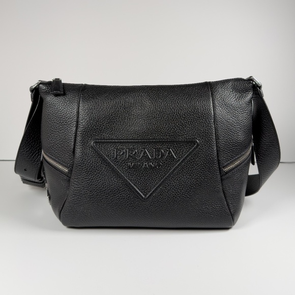 Brand new Prada leather bag with shoulder strap in black. - Picture 1 of 8